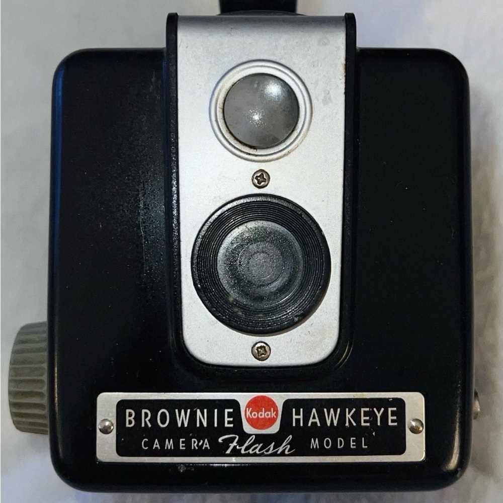 1950s-60s Kodak Brownie Hawkeye Flash Camera Roll Film Viewfinder Camera